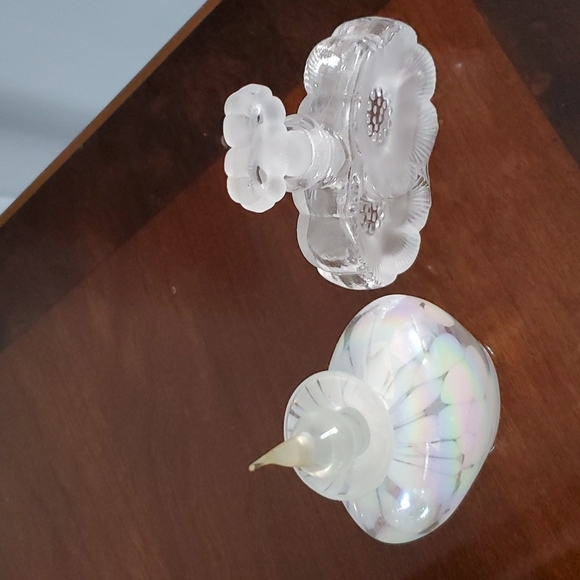 Vintage beautiful perfume bottle atomizer with stoppers bundle of two. Cream - Picture 4 of 4